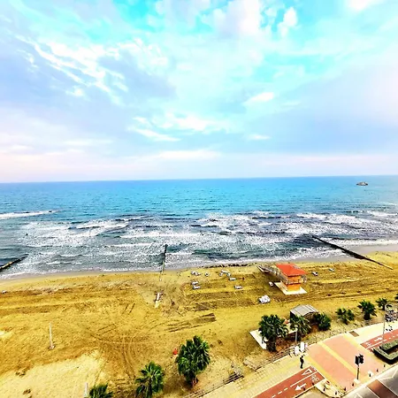 Διαμέρισμα Breathtaking Beachfront In Makenzy