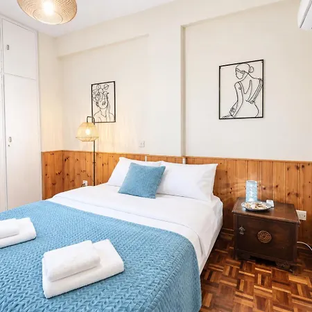 Breathtaking Beachfront In Makenzy Apartman