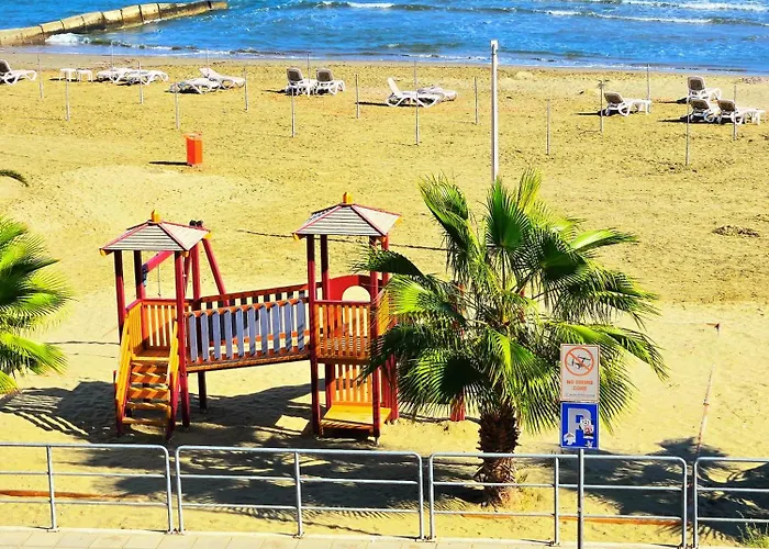 Appartamento Breathtaking Beachfront In Makenzy *