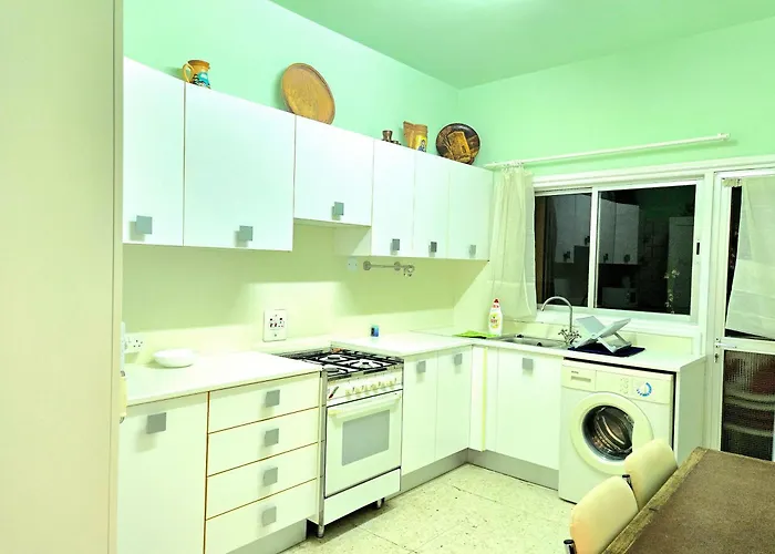 Breathtaking Beachfront In Makenzy *